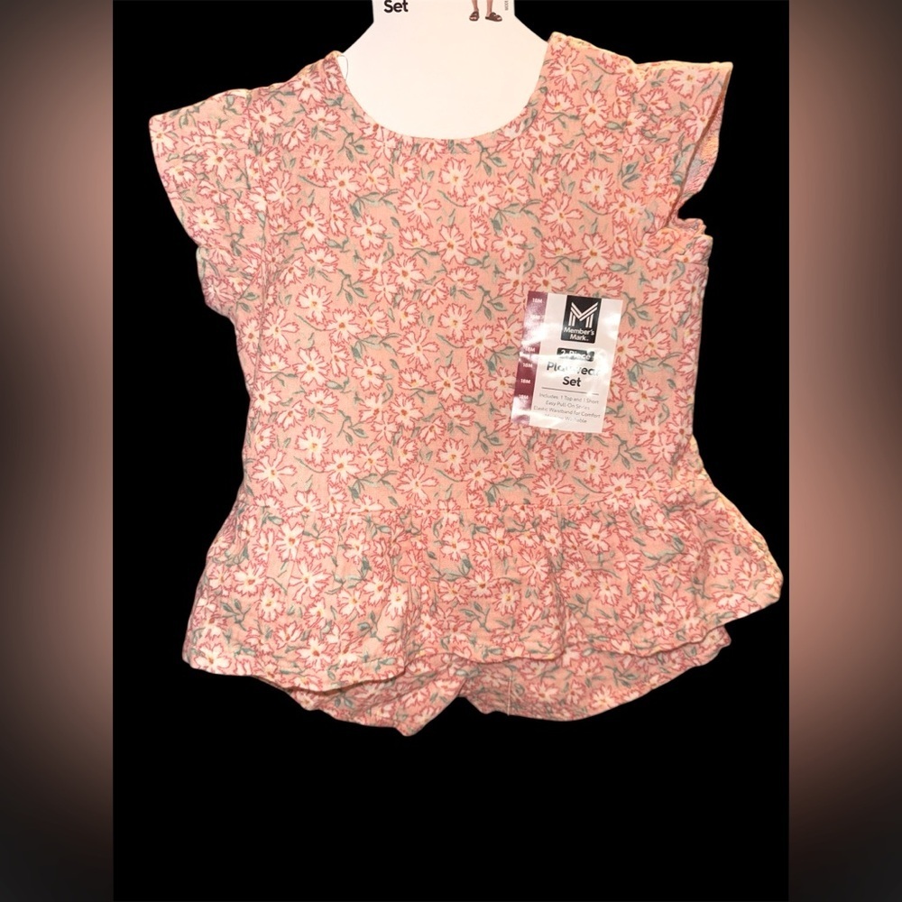 Little Girls Floral Pink Playwear set. 18Mos